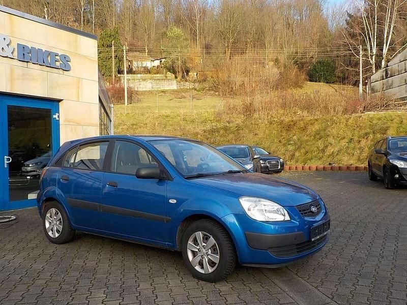 Gebraucht Kia Rio Attract 97 PS (71 kW) 2009 Saphirblau met. Kleinwagen