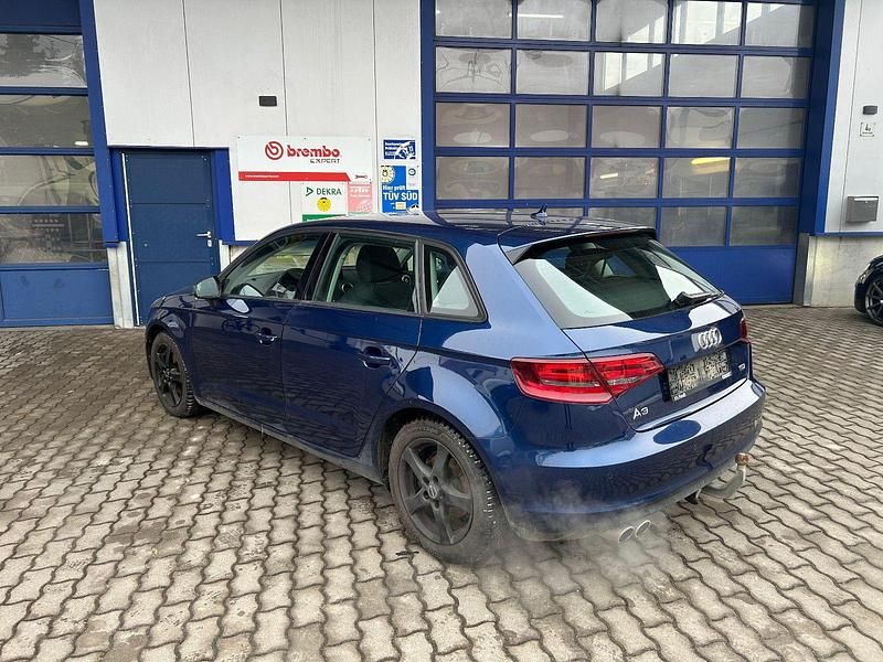 Gebraucht Audi A3 Ambition 150 PS (110 kW) 2016 Blau Limousine