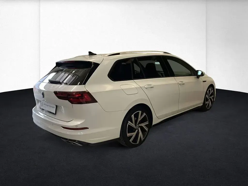 Gebraucht VW Golf VIII R-line 150 PS (110 kW) 2021 Weiß Kombi