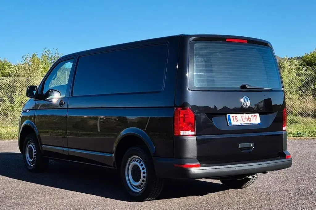Używany VW Transporter 110 KM (80 kW) 2021 Czarny Van