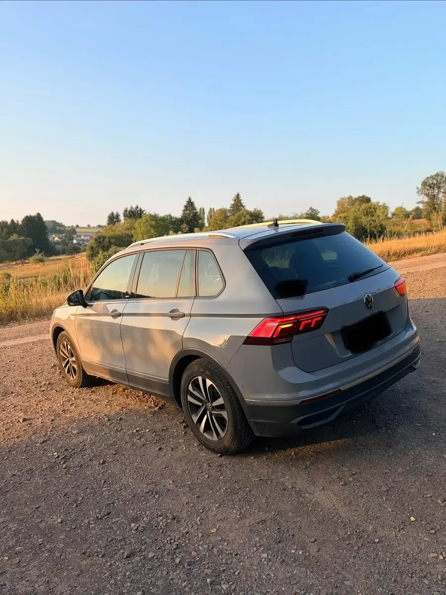 Gebraucht VW Tiguan United 150 PS (110 kW) 2020 Grau SUV