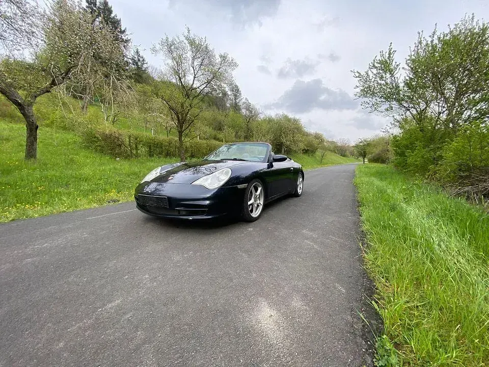 Gebraucht Porsche 996 320 PS (235 kW) 2003 Blau Cabrio