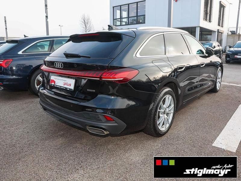 Gebraucht Audi A5 Ambiente 204 PS (150 kW) 2025 Mythosschwarz metallic Kombi