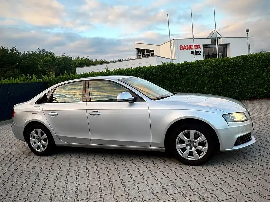 Gebraucht Audi A4 Ambiente 160 PS (117 kW) 2008 Silber Limousine
