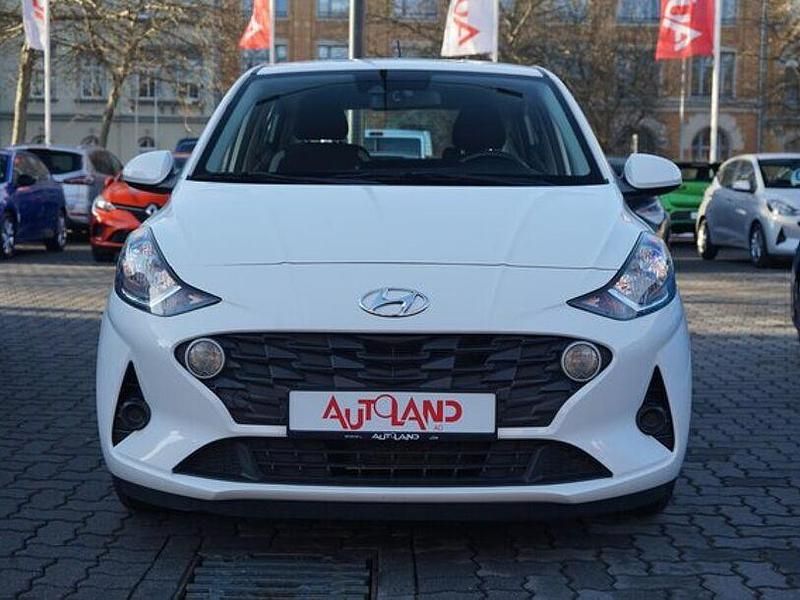 Gebraucht Hyundai i10 Select 67 PS (49 kW) 2021 Weiß Kleinwagen
