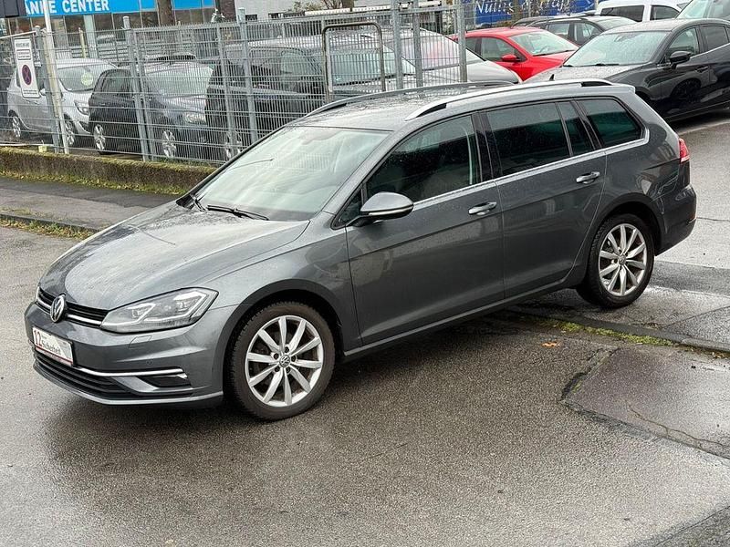 Gebraucht VW Golf VII Highline 150 PS (110 kW) 2017 Indiumgrau metallic Kombi