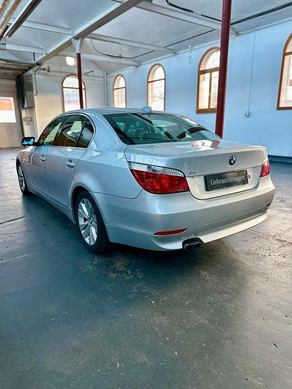 Gebraucht BMW 525 192 PS (141 kW) 2004 Silber Limousine