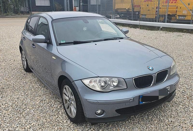 Gebraucht BMW 118 122 PS (89 kW) 2005 Grau Kleinwagen
