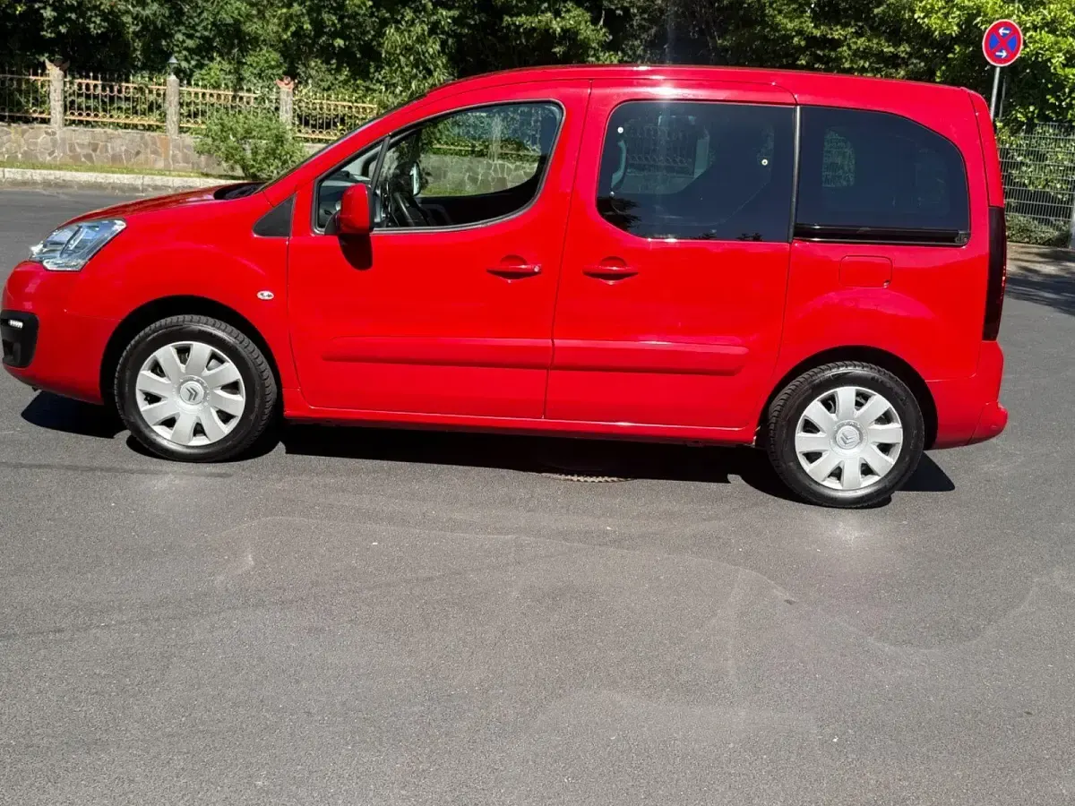 Gebraucht Peugeot TePee Active 99 PS (72 kW) 2018 Rot Van / Kleinbus
