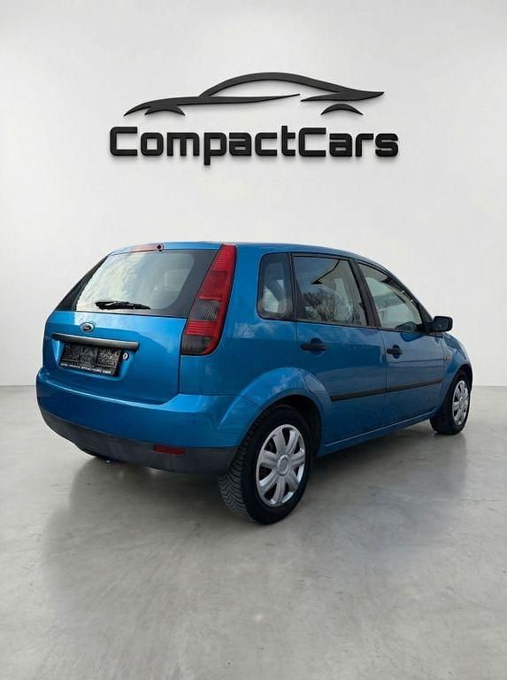 Gebraucht Ford Fiesta 69 PS (50 kW) 2004 Blau Kleinwagen