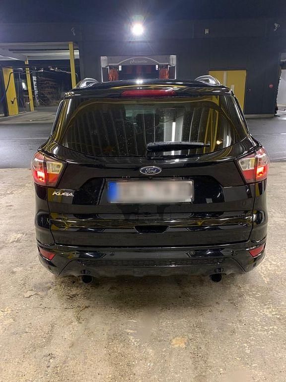 Gebraucht Ford Kuga ST-Line 179 PS (131 kW) 2018 Schwarz SUV