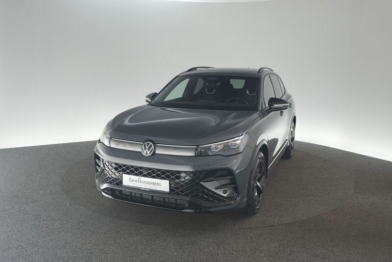 Grau Gebraucht 2024 VW Tiguan R-line SUV | 43.960 € (Teuer) - Bild 1/4