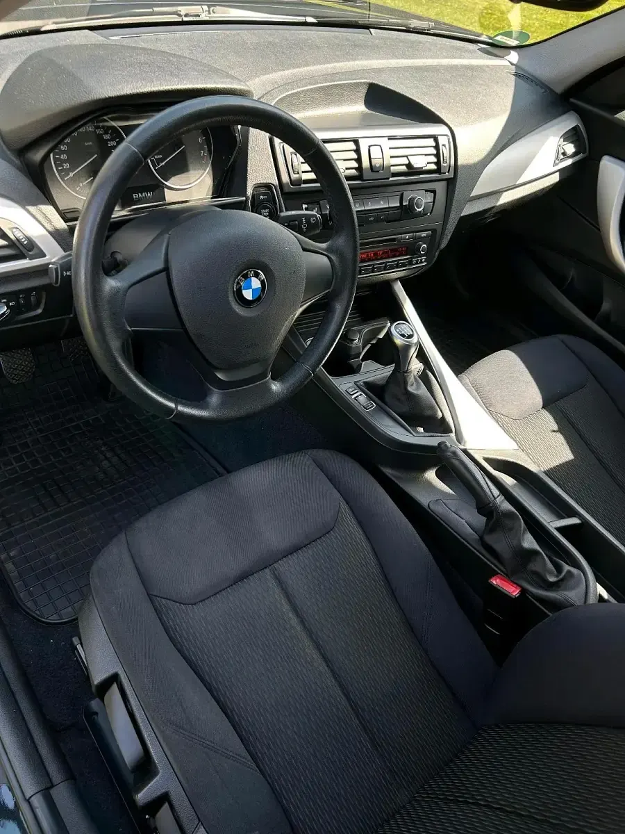 Gebraucht BMW 114 102 PS (75 kW) 2013 Schwarz Kleinwagen