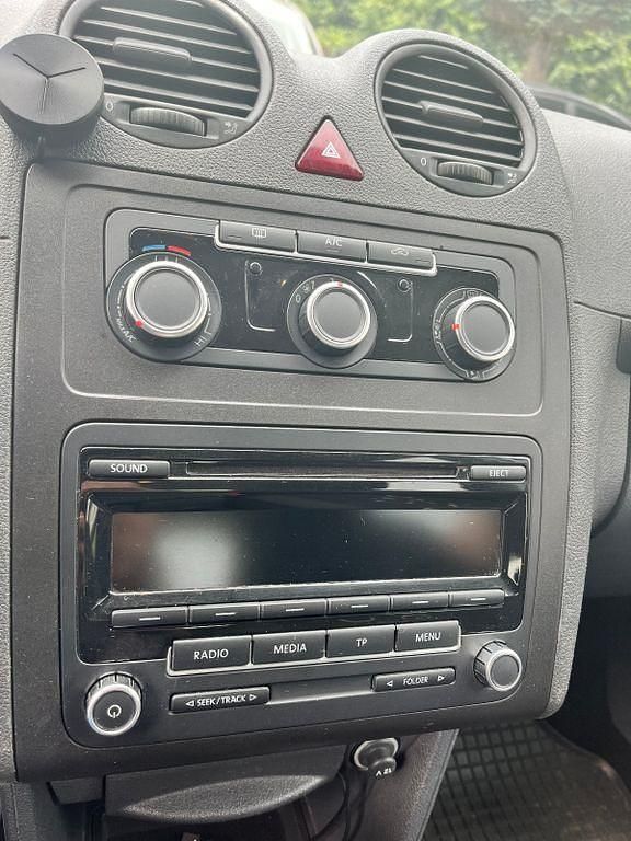 Gebraucht VW Caddy Trendline 86 PS (63 kW) 2012 Silber Van / Kleinbus