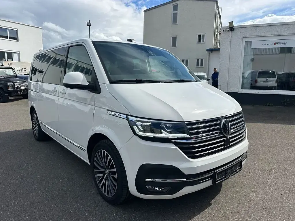 Gebraucht VW Multivan 204 PS (150 kW) 2021 Weiß Van / Kleinbus