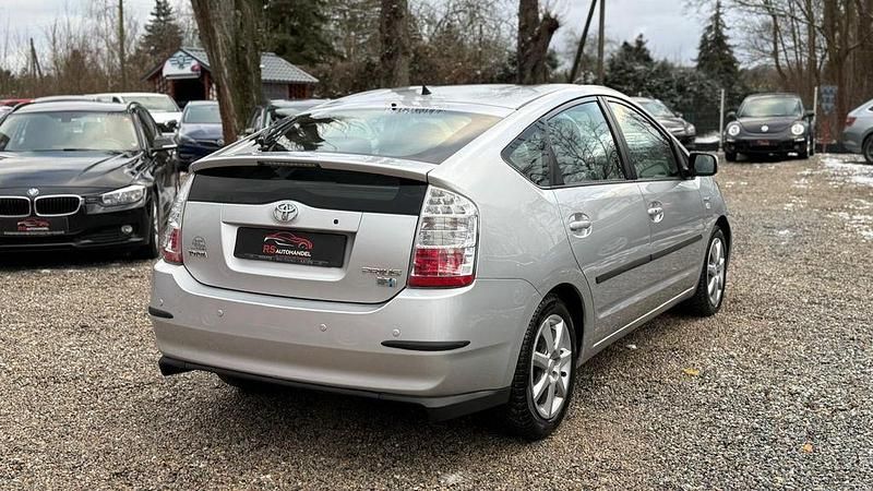 Gebraucht Toyota Prius Sol 77 PS (56 kW) 2006 Silber Kleinwagen