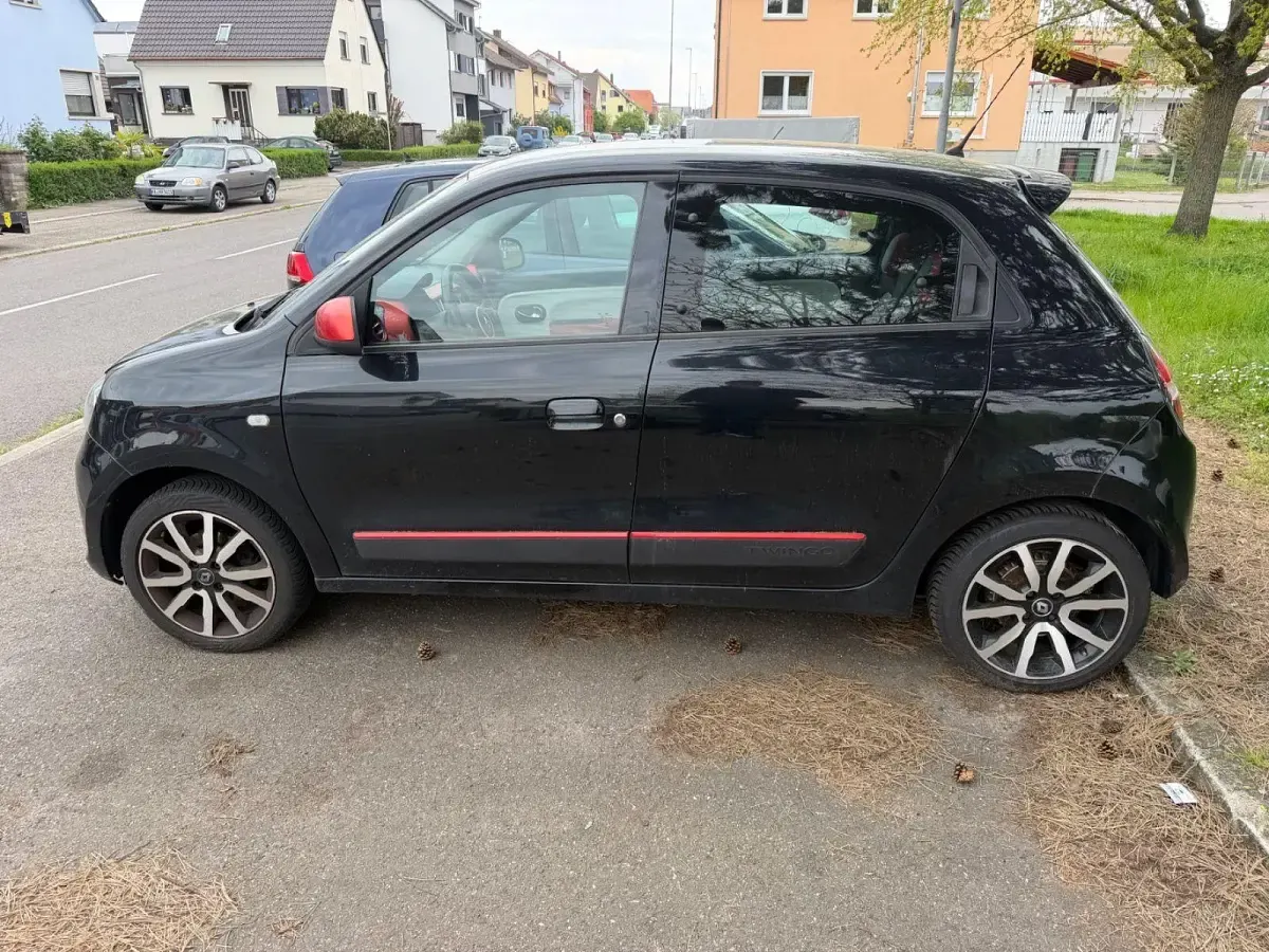 Second-hand Renault Twingo Luxe 90 CP (66 kW) 2015 Negru Hatchback