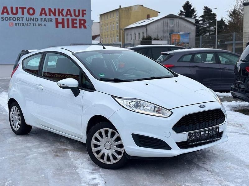 Gebraucht Ford Fiesta 60 PS (44 kW) 2017 Weiß Kleinwagen