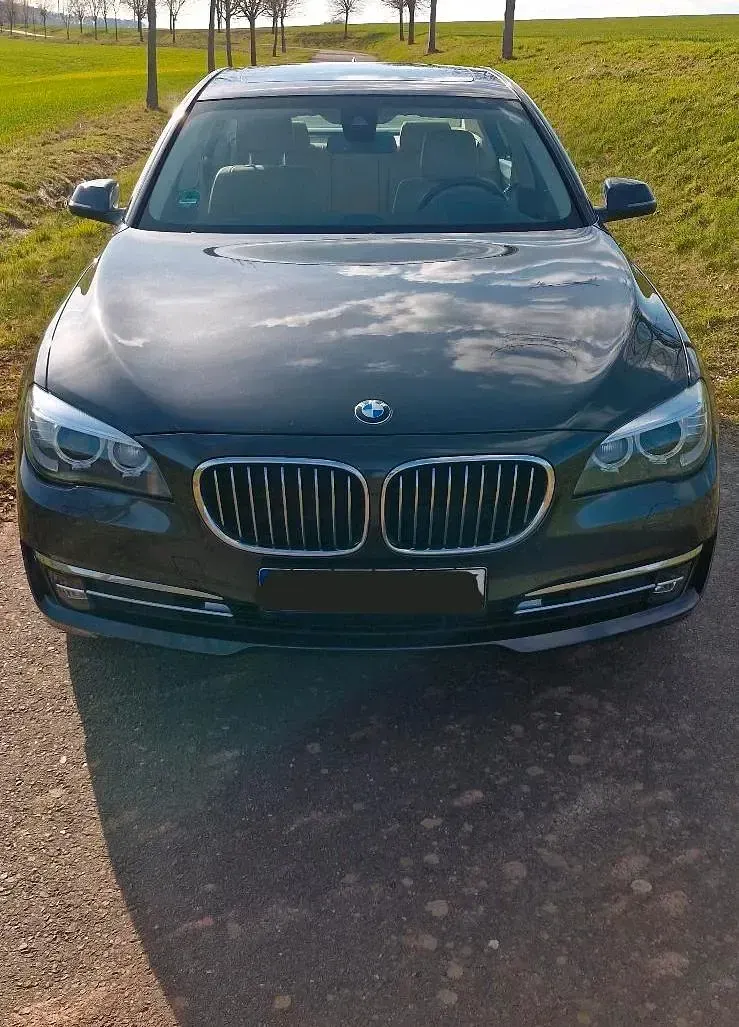 Gebraucht BMW 730 258 PS (189 kW) 2013 Grau Limousine