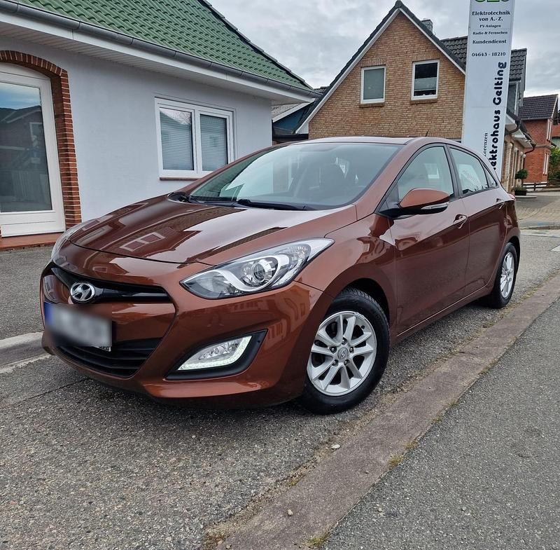 Braun Gebraucht 2013 Hyundai i30 Classic Kombi | 6.750 € (Fairer Preis) - Bild 1/4