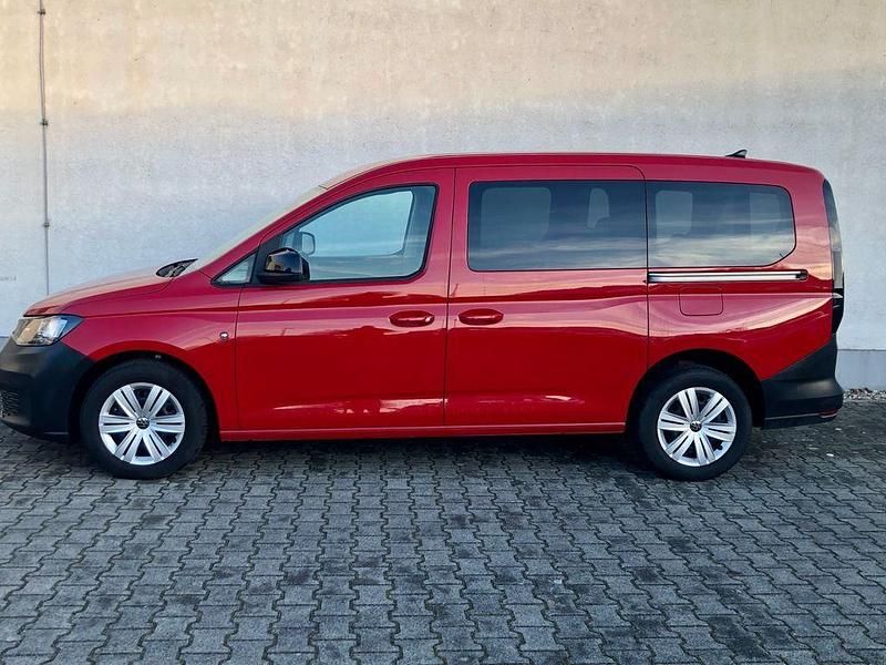 Gebraucht VW Caddy Maxi 114 PS (83 kW) 2024 Rot Van / Kleinbus
