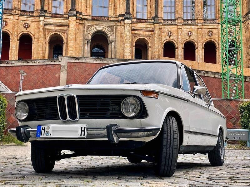 Weiß Gebraucht 1974 BMW 1602 Limousine | 8.900 € - Bild 1/4