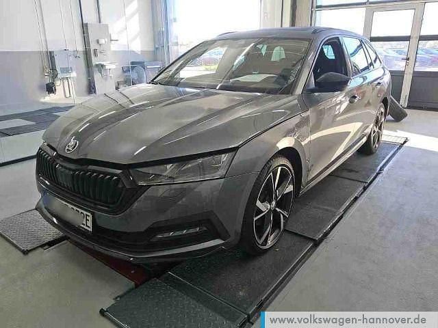 Graphitegrau metallic Gebraucht 2022 Skoda Octavia SportLine Kombi | 18.350 € (Fairer Preis) - Bild 1/4