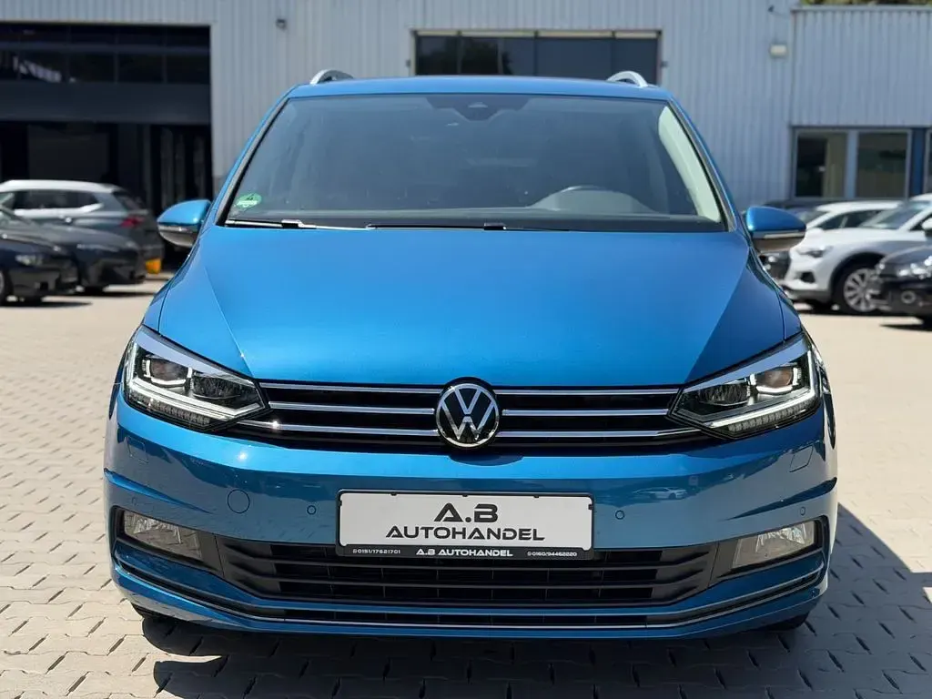 Gebraucht VW Touran Active 122 PS (89 kW) 2022 Blau Van / Kleinbus