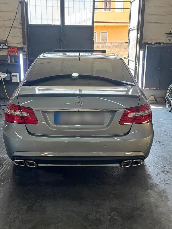 Gebraucht Mercedes E350 231 PS (169 kW) 2009 Grau Limousine