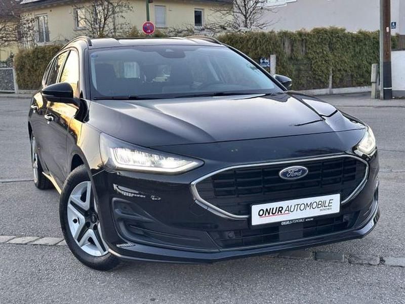 Gebraucht Ford Focus Cool & Connect 120 PS (88 kW) 2022 Agate black (metallic) Kombi