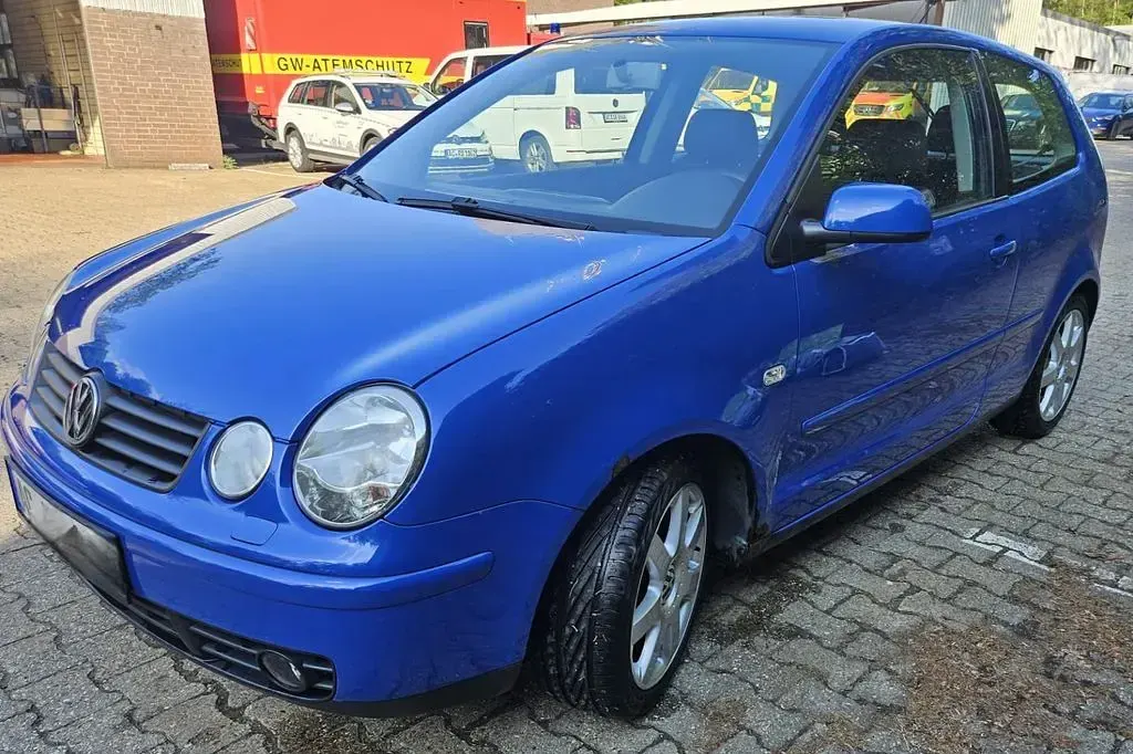 Gebraucht VW Polo Highline 75 PS (55 kW) 2002 Blau Limousine