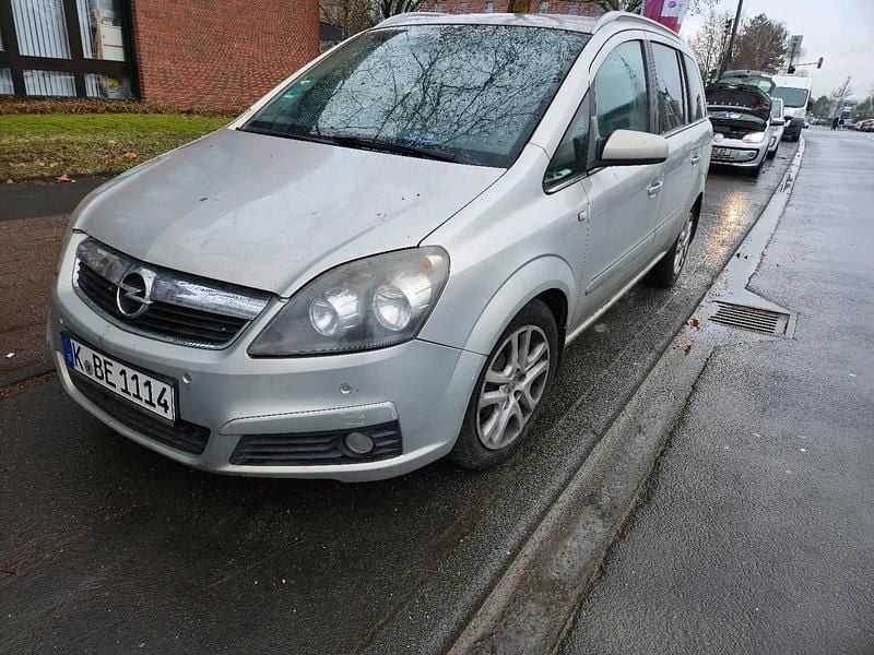 Gebraucht Opel Zafira 125 PS (91 kW) 2007 Gold Van / Kleinbus