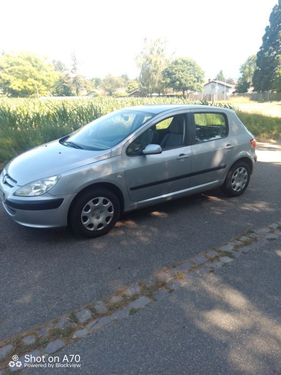 Silber Gebraucht 2002 Peugeot 307 Limousine | 1.950 € (Fairer Preis) - Bild 1/4