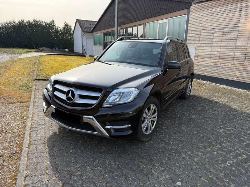 Schwarz Gebraucht 2012 Mercedes GLK250 SUV | 14.560 € (Etwas zu teuer) - Bild 1/4