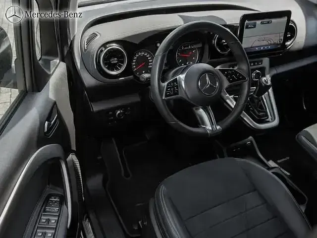 Gebraucht Mercedes T180 Progressive 116 PS (85 kW) 2025 Andere Van / Kleinbus