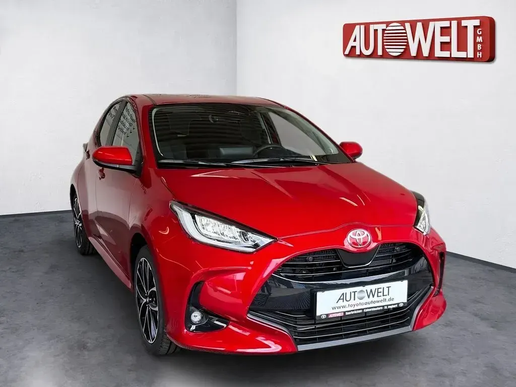 Neu Toyota Yaris 116 PS (85 kW) 2026 Rot Kleinwagen