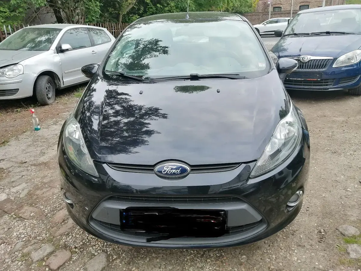 Gebraucht Ford Fiesta Trend 65 PS (47 kW) 2012 Schwarz Kleinwagen