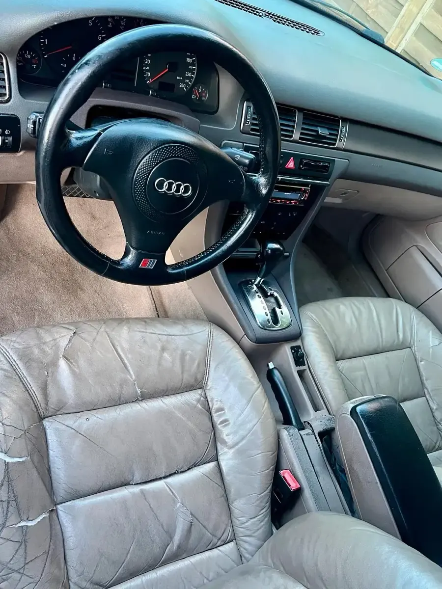 Używany Audi A6 165 KM (121 kW) 1999 Niebieski Sedan/Limuzyna