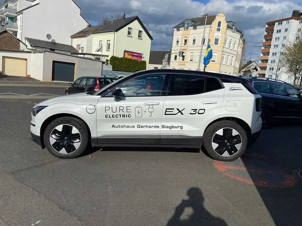 Gebraucht Volvo EX30 Ultra 200 kW (272 PS) 2023 Crystal white pearl SUV
