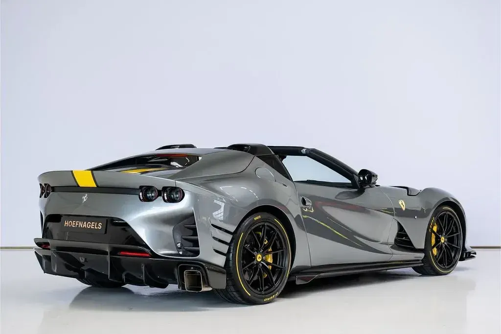 Gebraucht Ferrari 812 829 PS (609 kW) 2023 Grau Cabrio