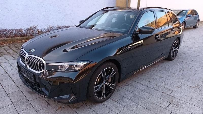 Schwarz Gebraucht 2025 BMW 330 M Sport Kombi | 39.550 € (Superpreis) - Bild 1/4