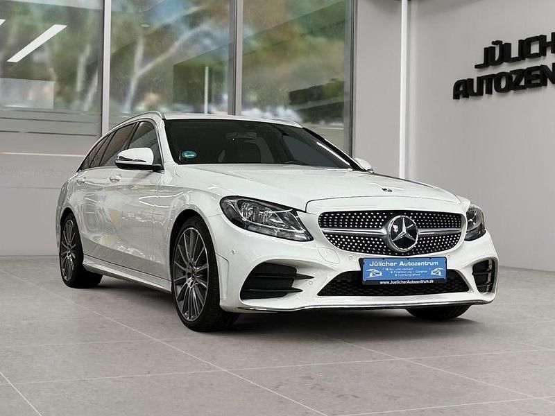 Weiß Gebraucht 2019 Mercedes C300 AMG Kombi | 25.990 € (Guter Preis) - Bild 1/4