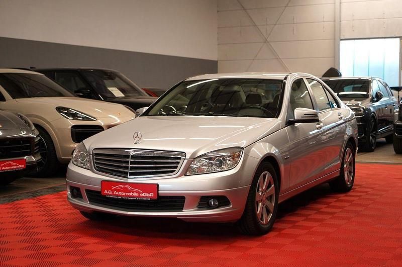 Silber Gebraucht 2010 Mercedes C180 Limousine | 8.950 € (Etwas zu teuer) - Bild 1/4