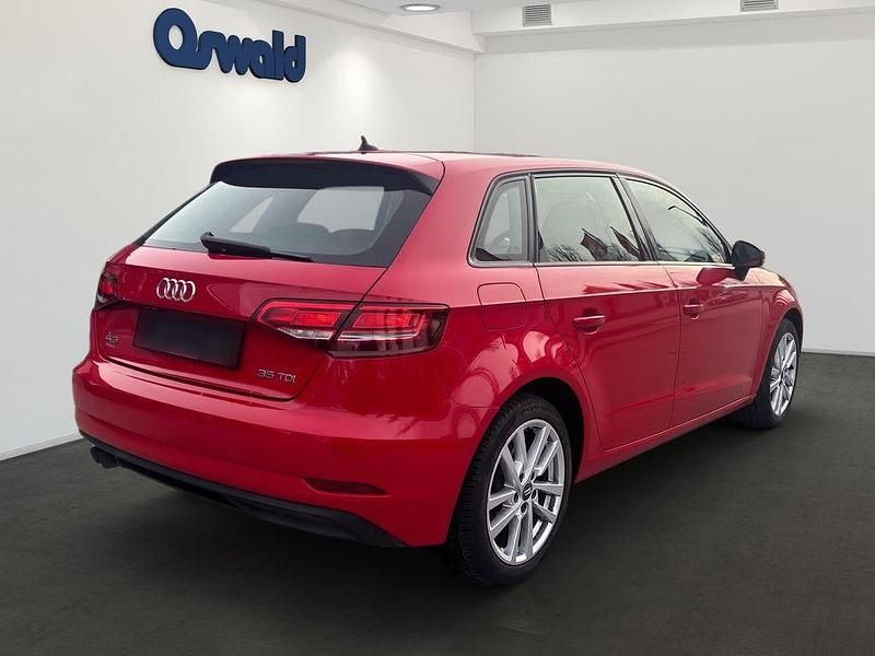 Gebraucht Audi A3 Advanced 150 PS (110 kW) 2020 Rot Limousine