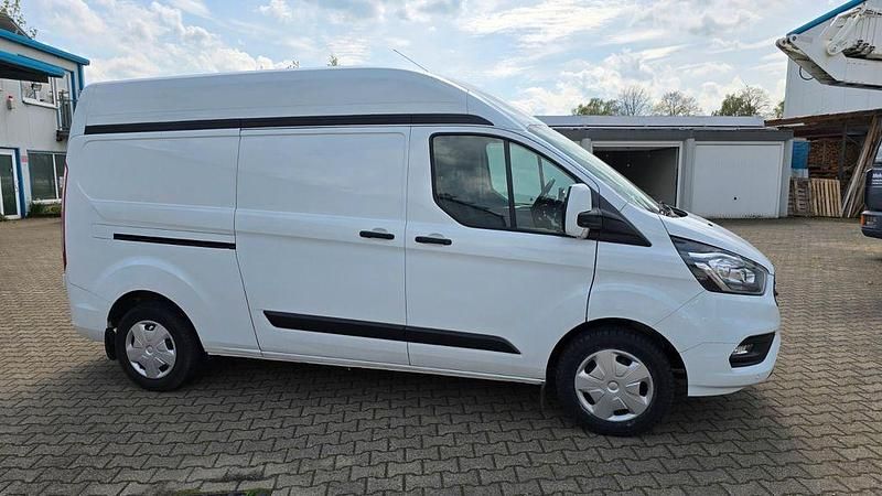 Gebraucht Ford Transit Custom 170 PS (125 kW) 2022 Weiß Van / Kleinbus