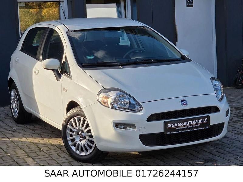 Bianco divino/zenit/ghiaccio/g Gebraucht 2014 Fiat Punto Pop Kleinwagen | 5.450 € (Etwas zu teuer) - Bild 1/4