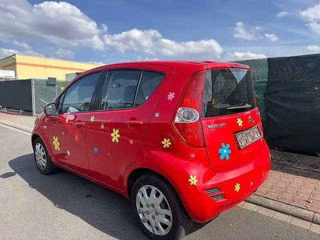 Käytetty Suzuki Splash 68 HP (50 kW) 2013 Punainen Viistoperä