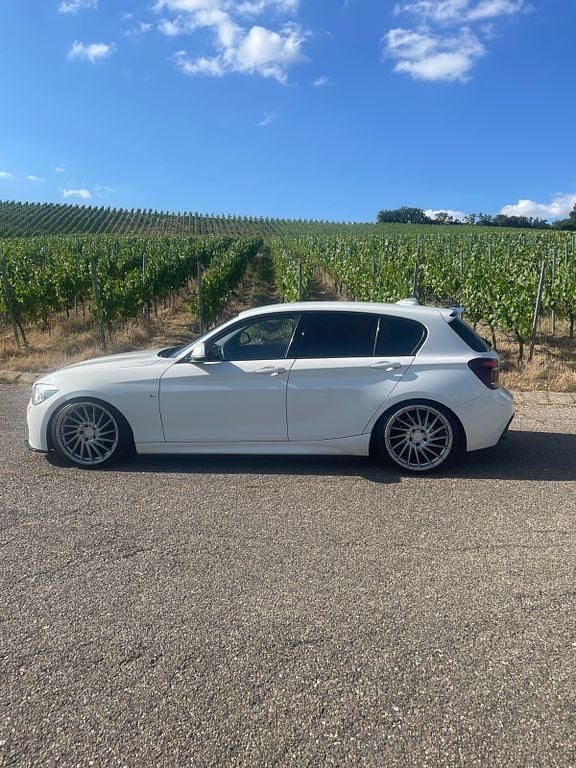 Używany BMW 118 Performance 143 KM (105 kW) 2012 Biały Hatchback