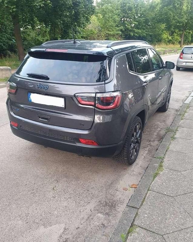 Usado Jeep Compass 179 HP (131 kW) 2021 Cinzento SUV