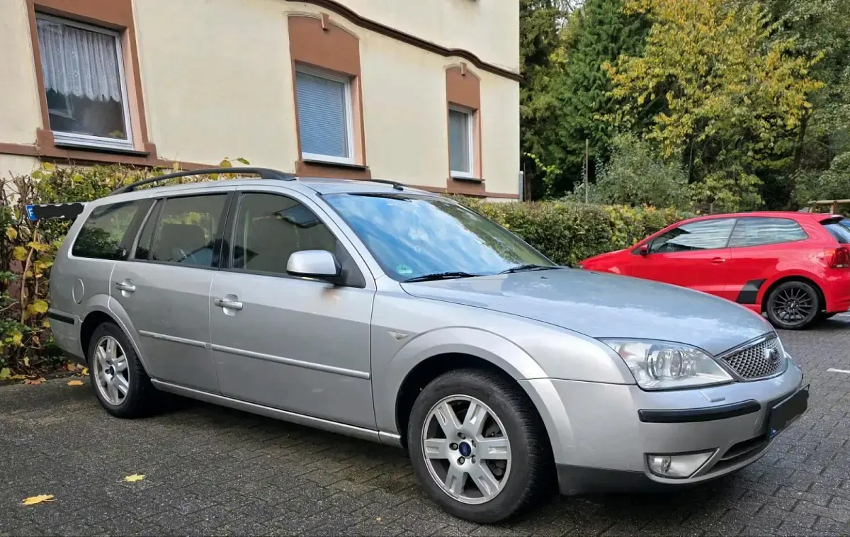 Gebraucht Ford Mondeo 145 PS (106 kW) 2004 Silber Kombi
